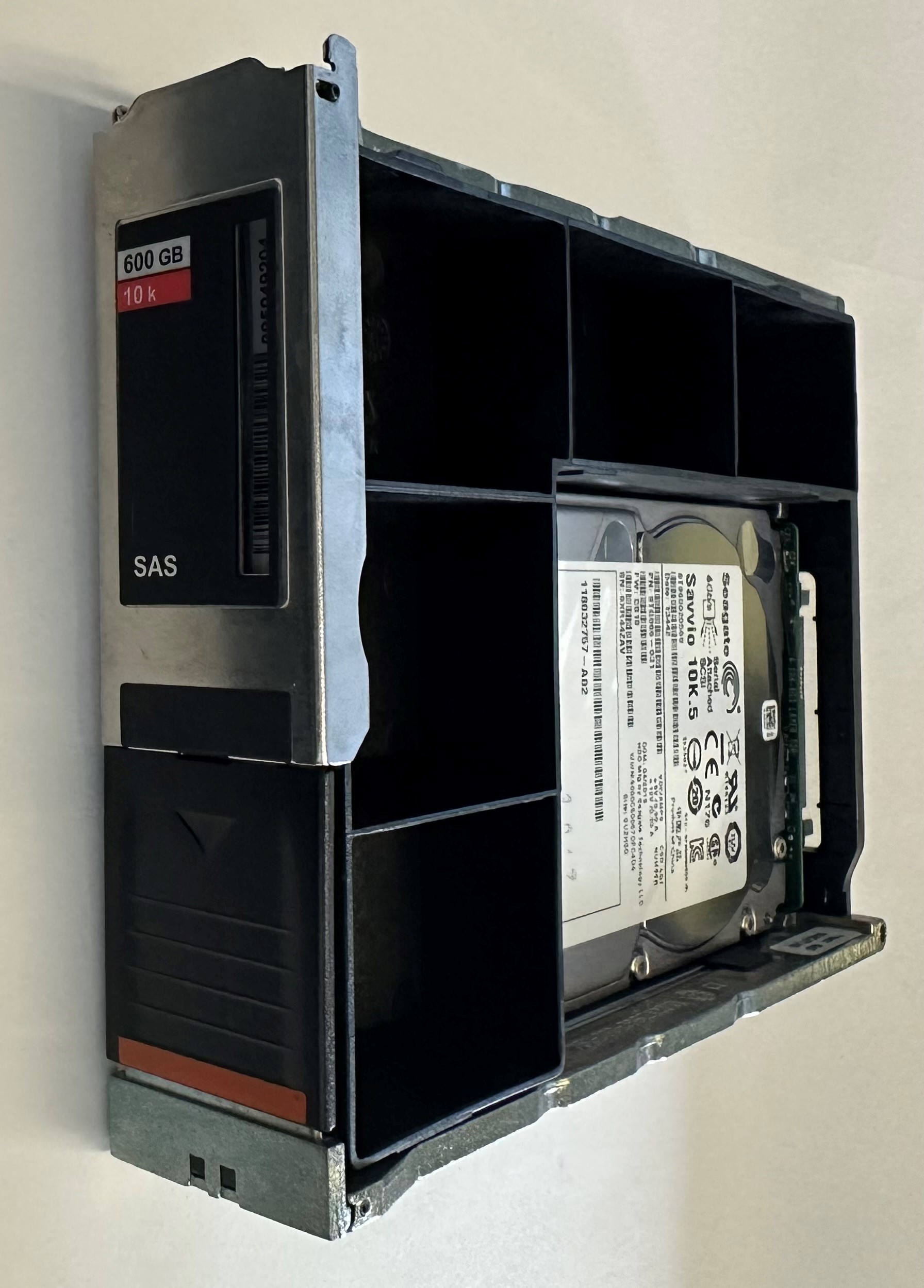 ST960020 CLAR600 - EMC 600GB 10K RPM SAS 3.5" HDD for VNX5200, 5400, 5500, 5600, 5700, 5800, 7500, 7600, 8000, 60 disk enclosures, 1 year warranty ST960020 CLAR600 - EMC 600GB 10K RPM SAS 3.5" HDD for VNX5200, 5400, 5500, 5600, 5700, 5800, 7500, 7600, 8000, 60 disk enclosures, 1 year warranty